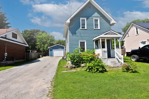 136 Fourth Street, ON L4R 3T2