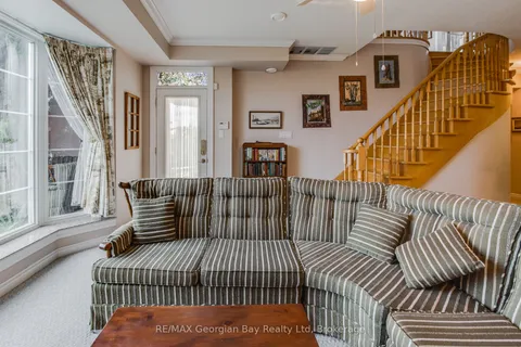 487 Aberdeen Boulevard, ON L4R 5L9