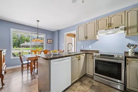 6 Wenden Court, ON L9X 0G7