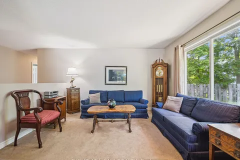 6 Wenden Court, ON L9X 0G7