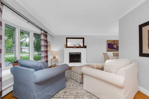 122 Steel Street, ON L4M 2G2