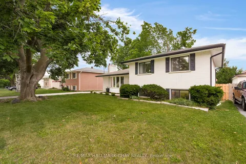 122 Steel Street, ON L4M 2G2