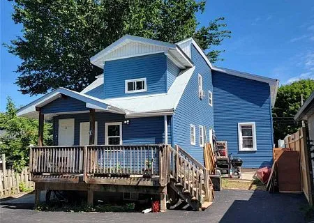 371 East Street, ON L3V 4C6