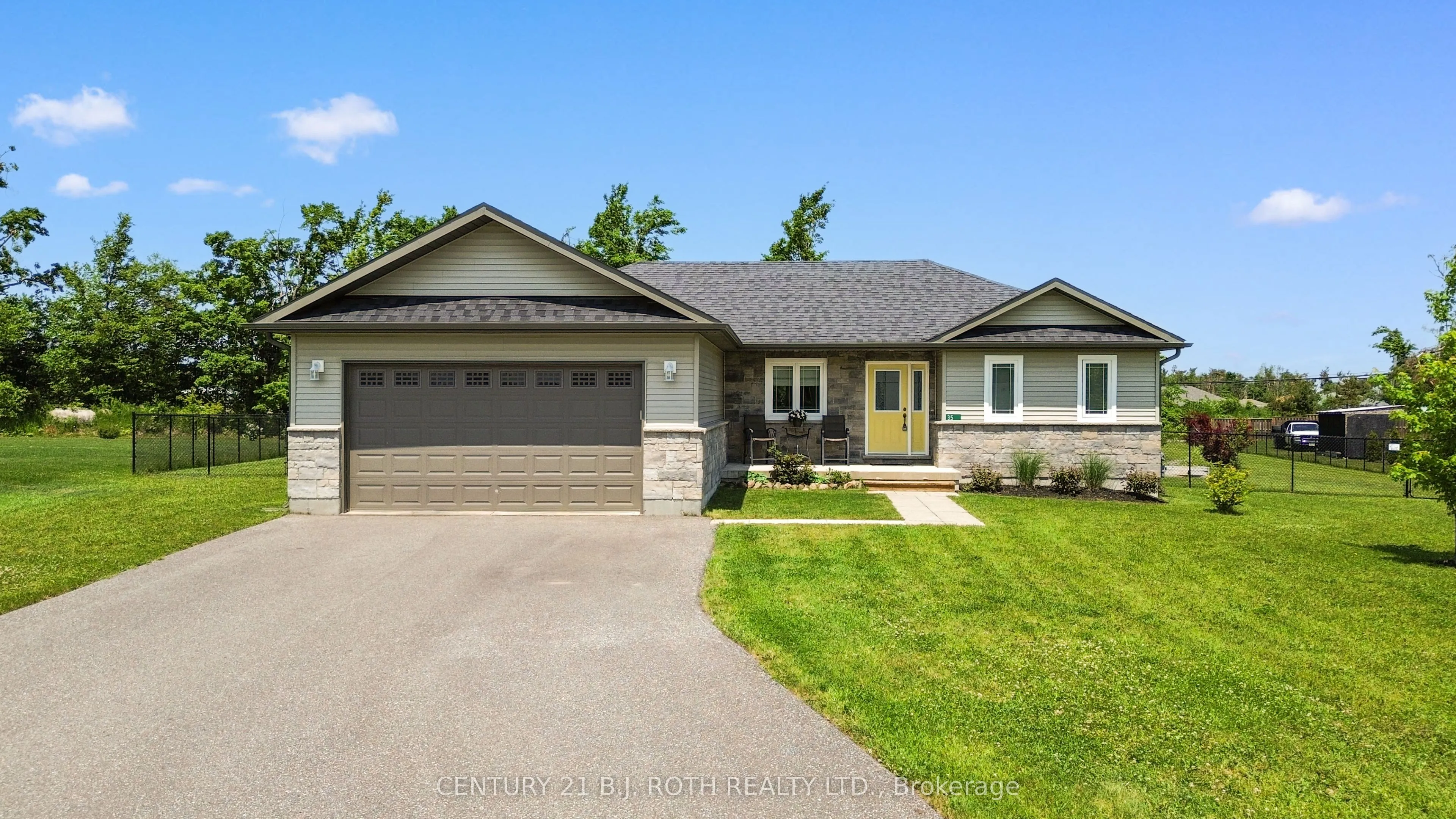 35 Grace Crescent, ON L3V 8N6
