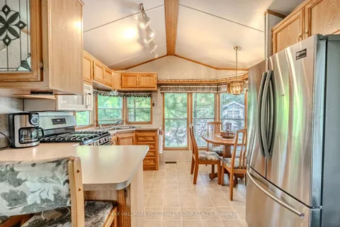 13 Huron Circle, ON L9Z 1X7