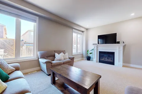 73 GRAIHAWK Drive, ON L4N 6G7