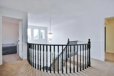 466 St Vincent Street, ON L4M 6T5