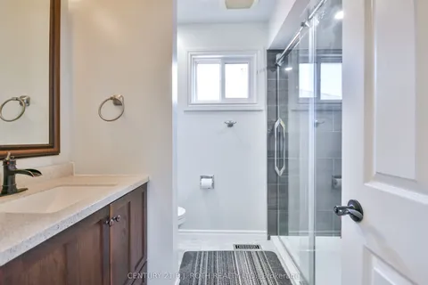 466 St Vincent Street, ON L4M 6T5