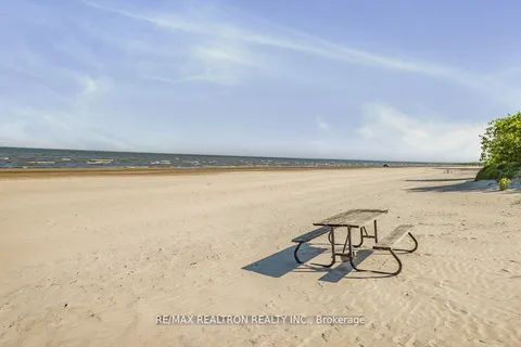 11 12th Street, ON L9Z 2J9