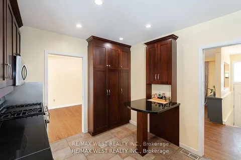 105 Shirley Avenue, ON L4N 1N3