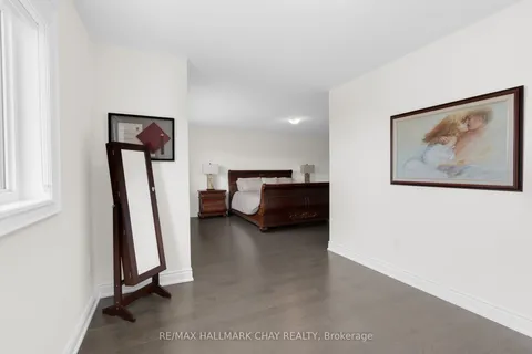 18 Cypress Point Street, ON L4N 6J9