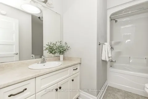 86 Clover Crescent, ON L9Z 0G4