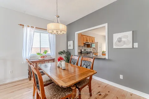 255 Mapleton Avenue, ON L4N 8T3