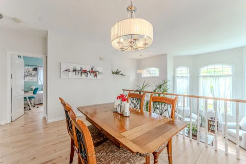 255 Mapleton Avenue, ON L4N 8T3