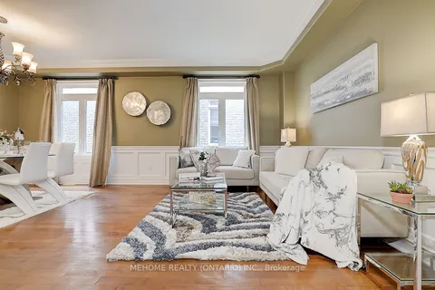 40 Westminster Circle, ON L4M 0A5