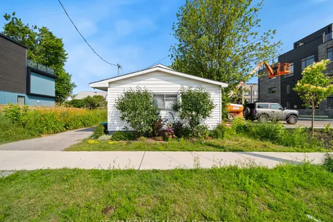 122 Elgin Street, ON L3V 1S7