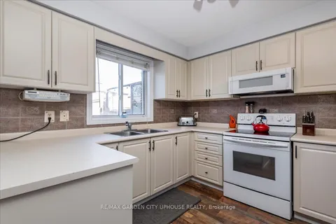 22 Grace Crescent, ON L4N 9S8