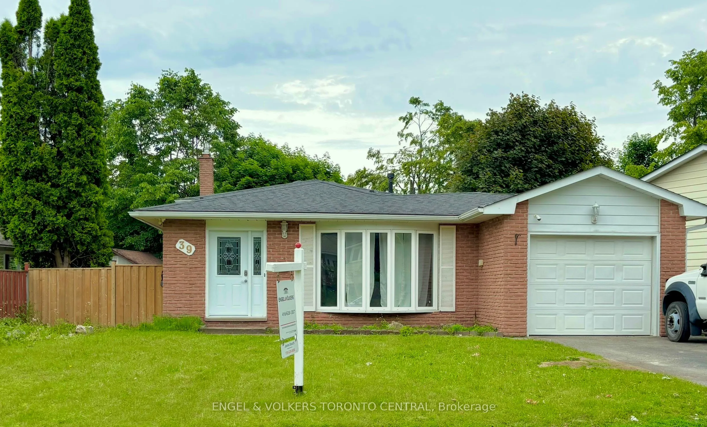 39 Bernick Drive, ON L4M 5C1