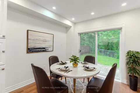 9 McKenzie Crescent, ON L4N 5R5