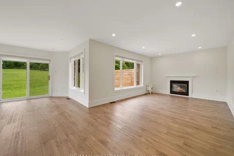1348 Hawk Ridge Crescent, ON L3V 0Y6