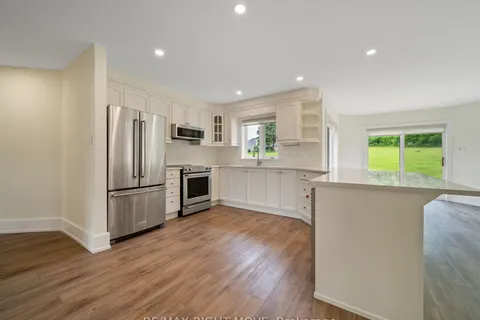 1348 Hawk Ridge Crescent, ON L3V 0Y6