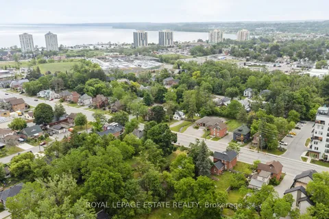 226 Dunlop Street, ON L4N 1B6