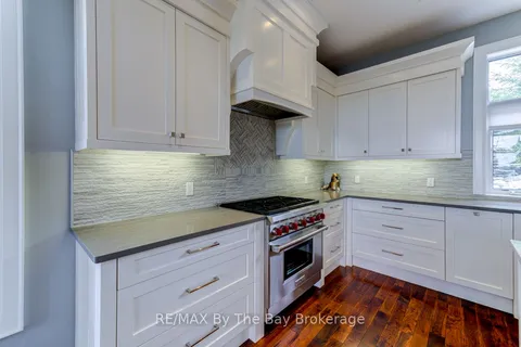 45 Military Road, ON L9M 1S4