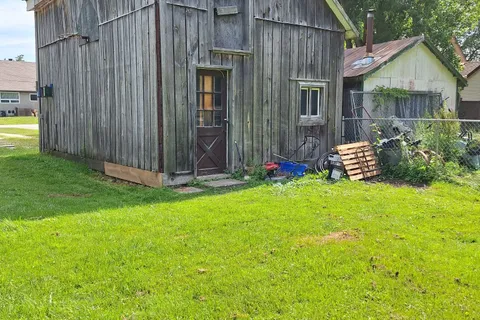 215 Cedar Street, ON L0M 1S0