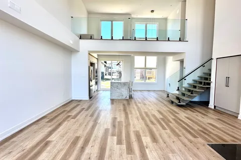 3706 Quayside Drive, ON L3V 6H3