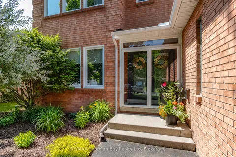 992 Dominion Avenue, ON L4R 1S9