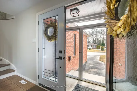 992 Dominion Avenue, ON L4R 1S9