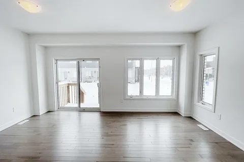 12 Westwood Avenue, ON L9J 0M6