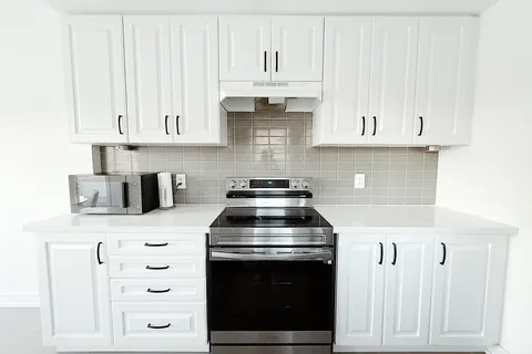 12 Westwood Avenue, ON L9J 0M6