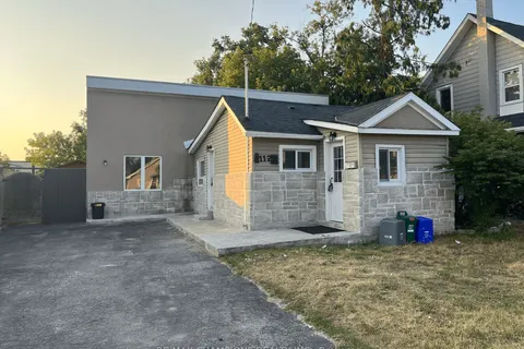 112 John Street, ON L4N 2K8