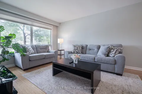 142 Cundles Road, ON L4M 2Z9