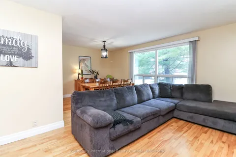 33 Parkwood Drive, ON L9Z 2T2