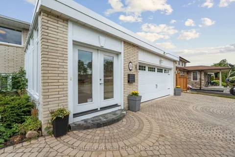 16 Davies Crescent, ON L4M 2M3