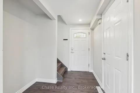 46 Sydenham Wells N/A, ON L4M 6R4