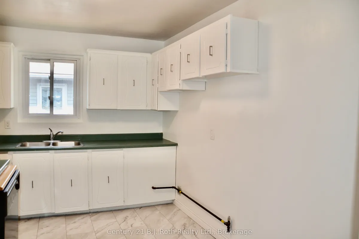 12 King's Court, ON L3V 6S4