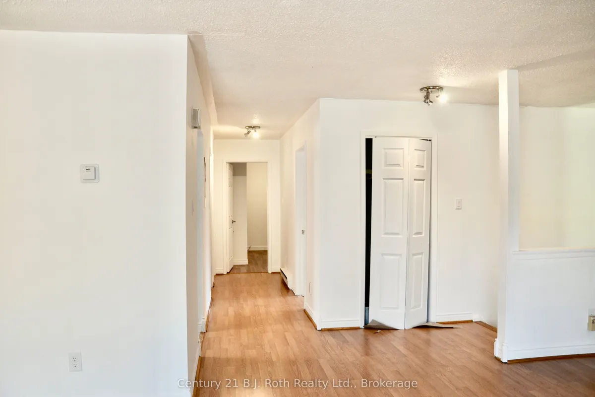 12 King's Court, ON L3V 6S4