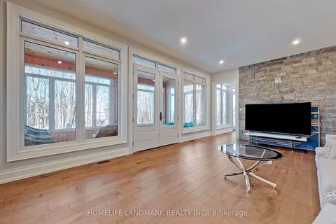 11 warbler Way, ON L3V 6H1