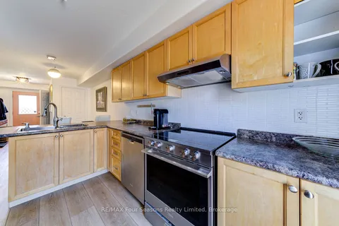 60 Barr Street, ON L9Y 0E6