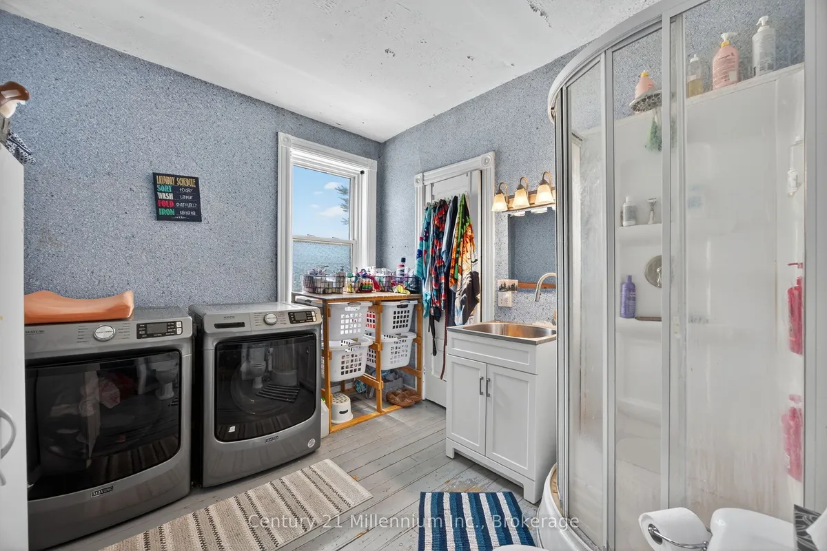 1617 42 County Road, ON L0M 1S0