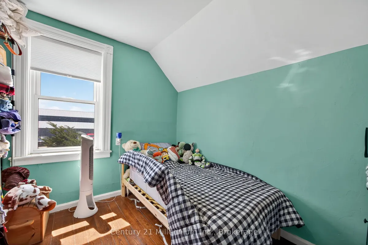 1617 42 County Road, ON L0M 1S0