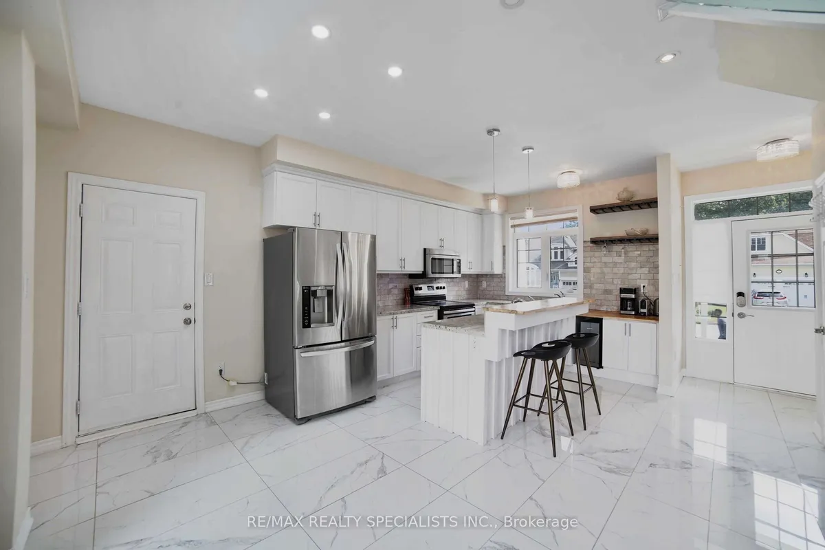 61 Riverwalk Place, ON L4R 0B4