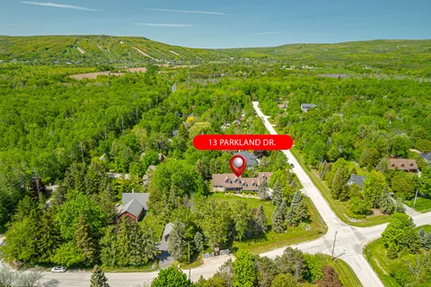 13 Parkland Drive, ON L9Y 3Y9