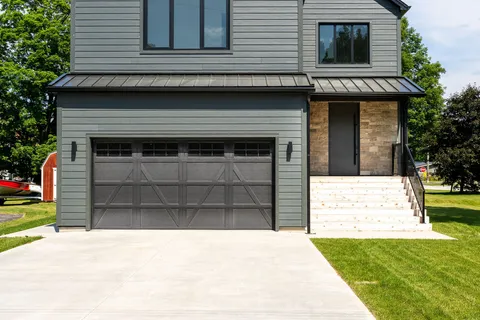 18 Melville Street, ON L0M 1P0