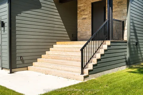 18 Melville Street, ON L0M 1P0