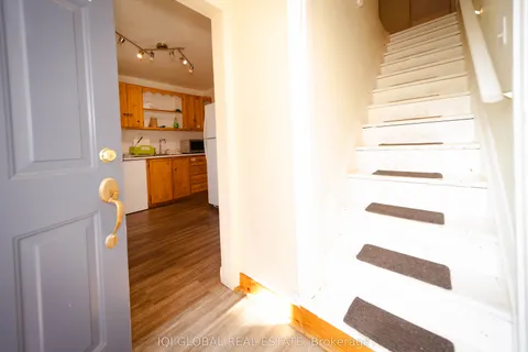 182 Peel Street, ON L4M 3L8