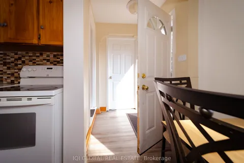 182 Peel Street, ON L4M 3L8